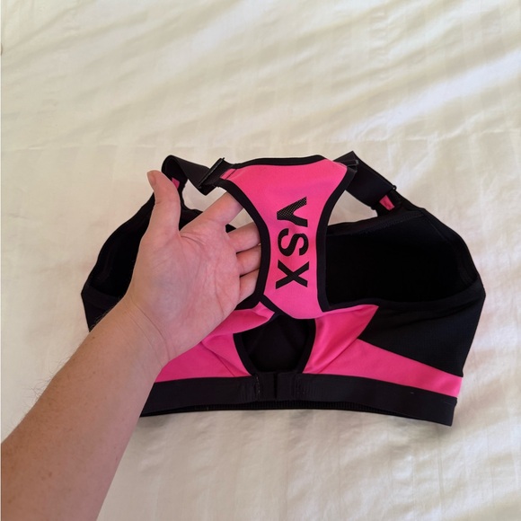 VSX Vibrant Pink & Black Cup-Sized Sports Bra - Picture 2 of 3